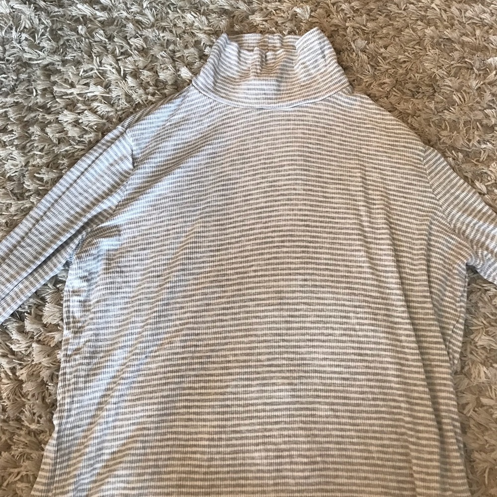 ✨Striped Turtle Neck✨